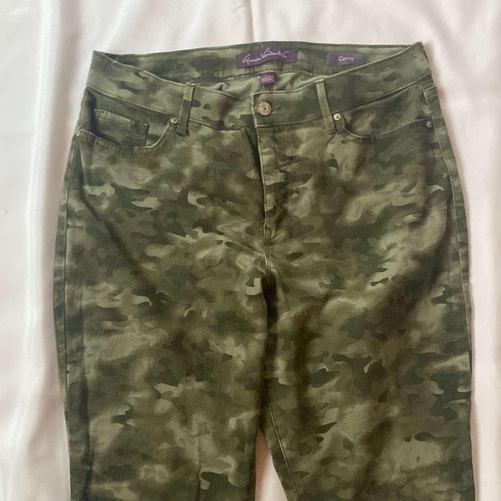 Jeans, Gloria Vanderbilt, green camo, size 14, curvy, stretch